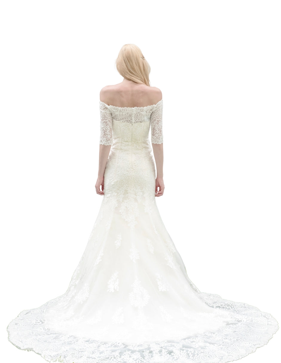 Casey vestido hombros descubiertos con falda sirena. Encaje romántico cespecatacular y elegante