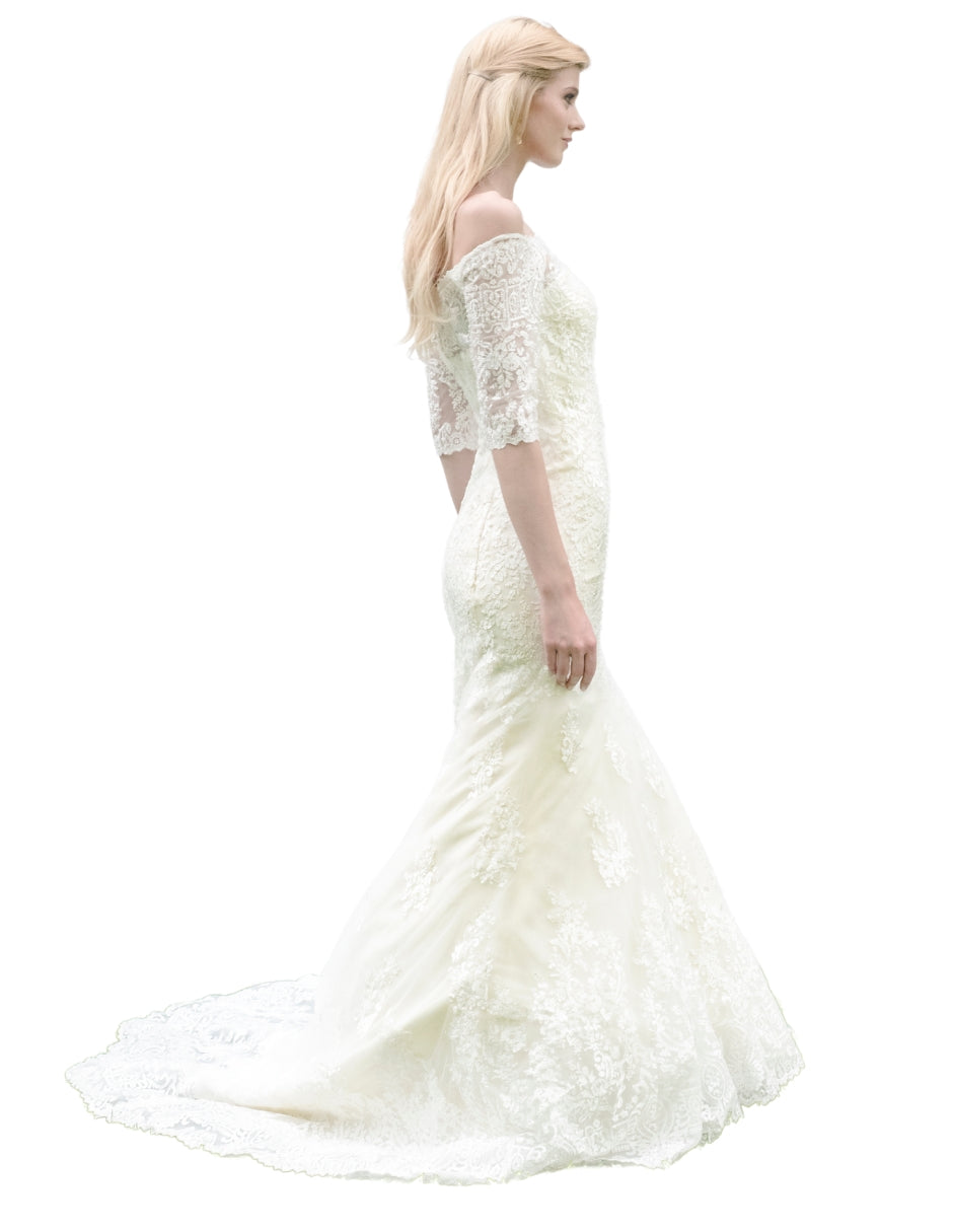 Casey vestido hombros descubiertos con falda sirena. Encaje romántico cespecatacular y elegante